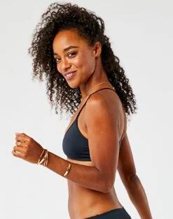 Stinson Top: Black -Carve Active Deals Store BTCT31 001 side crop