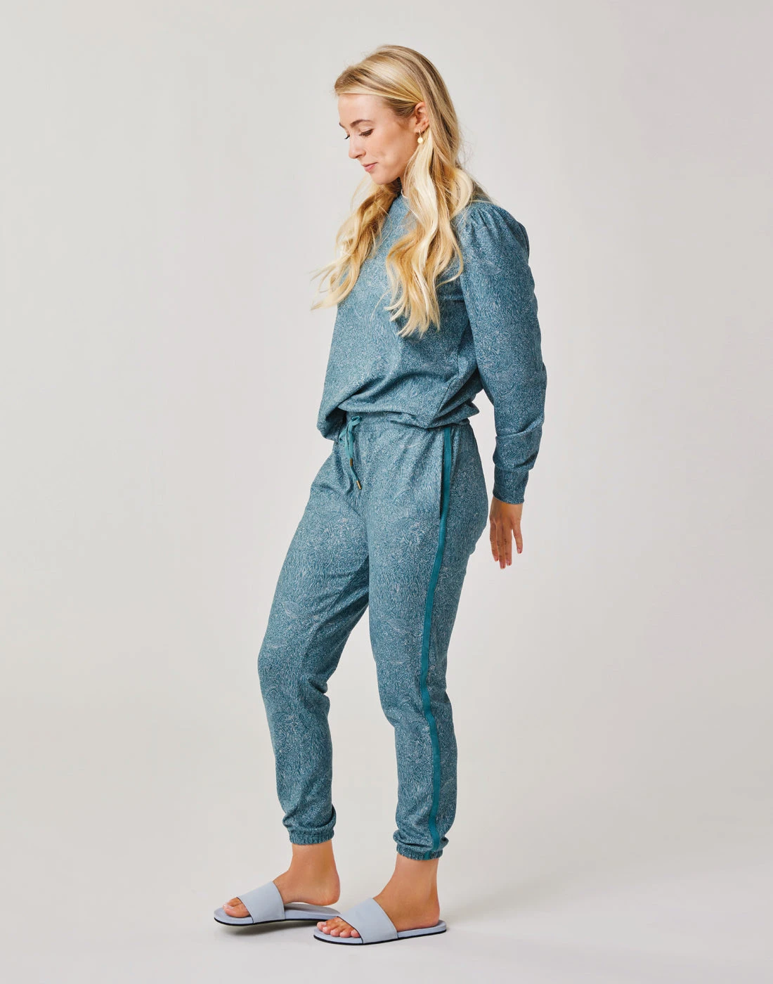 Chelsea Jogger: Hydro Floral 3 Chelsea Jogger: Hydro Floral - Image 3